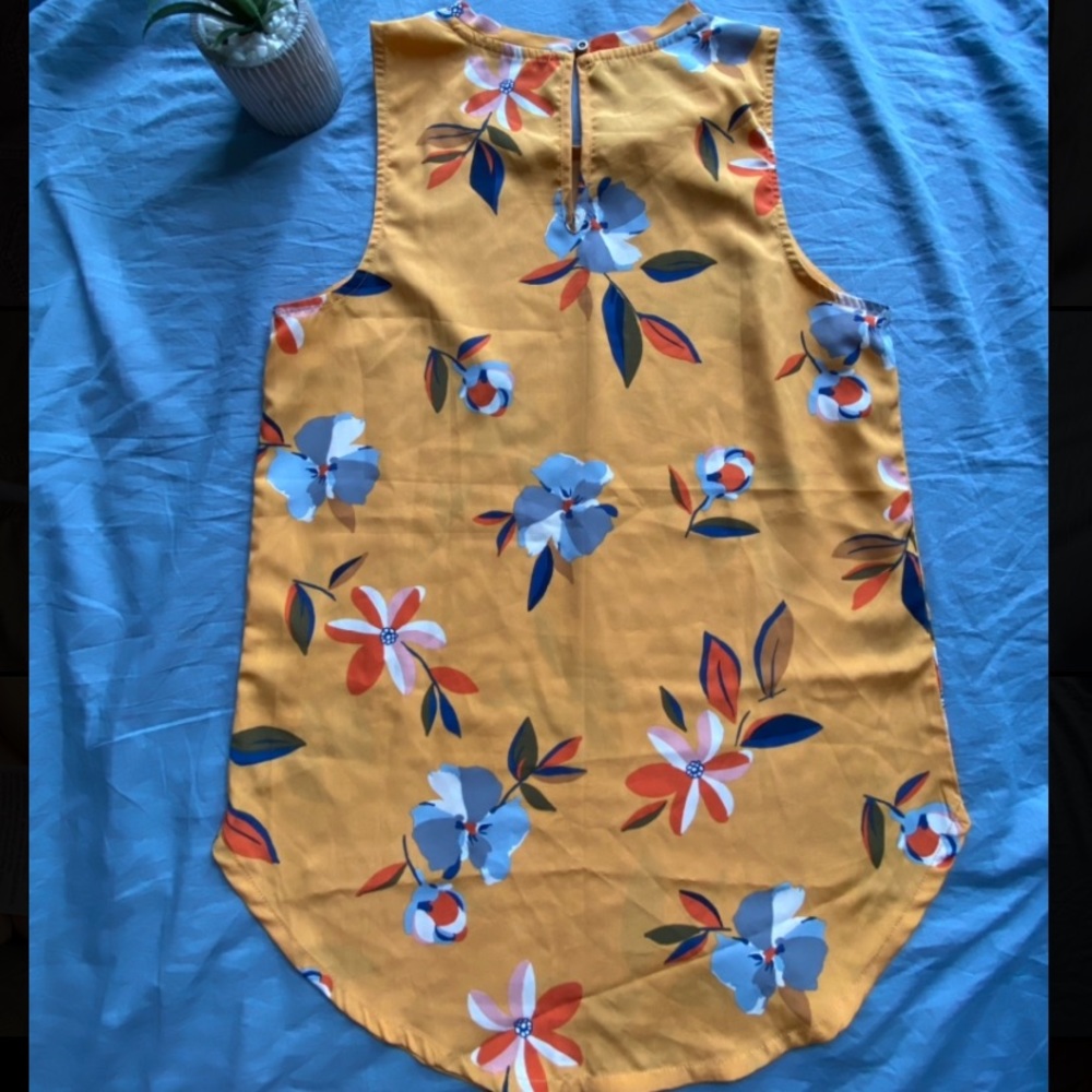 Abercrombie & Fitch Yellow Sleeveless Floral Print Blouse Small